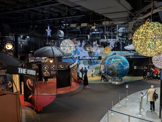 Gallery hub
