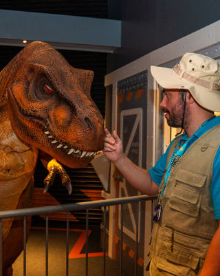 A Ranger Meets a Dinosaur